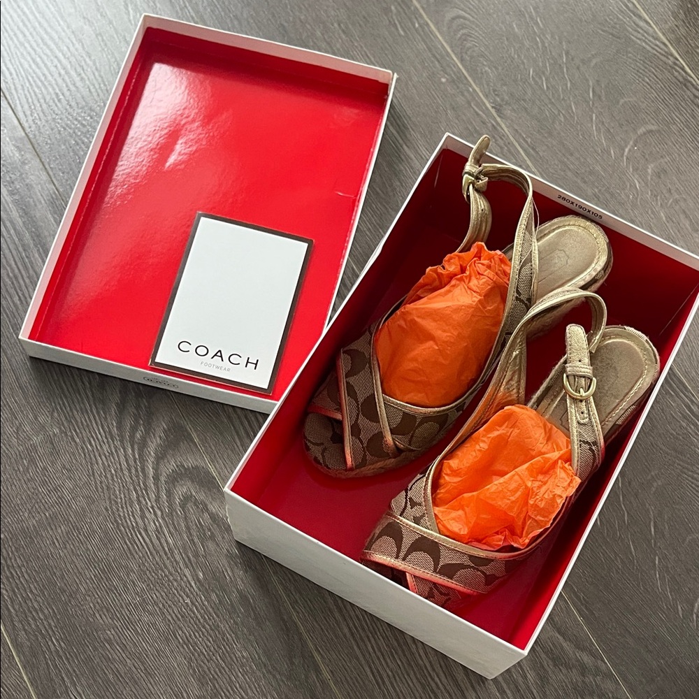 Coach Women's Tan and Gold Slingback Heels